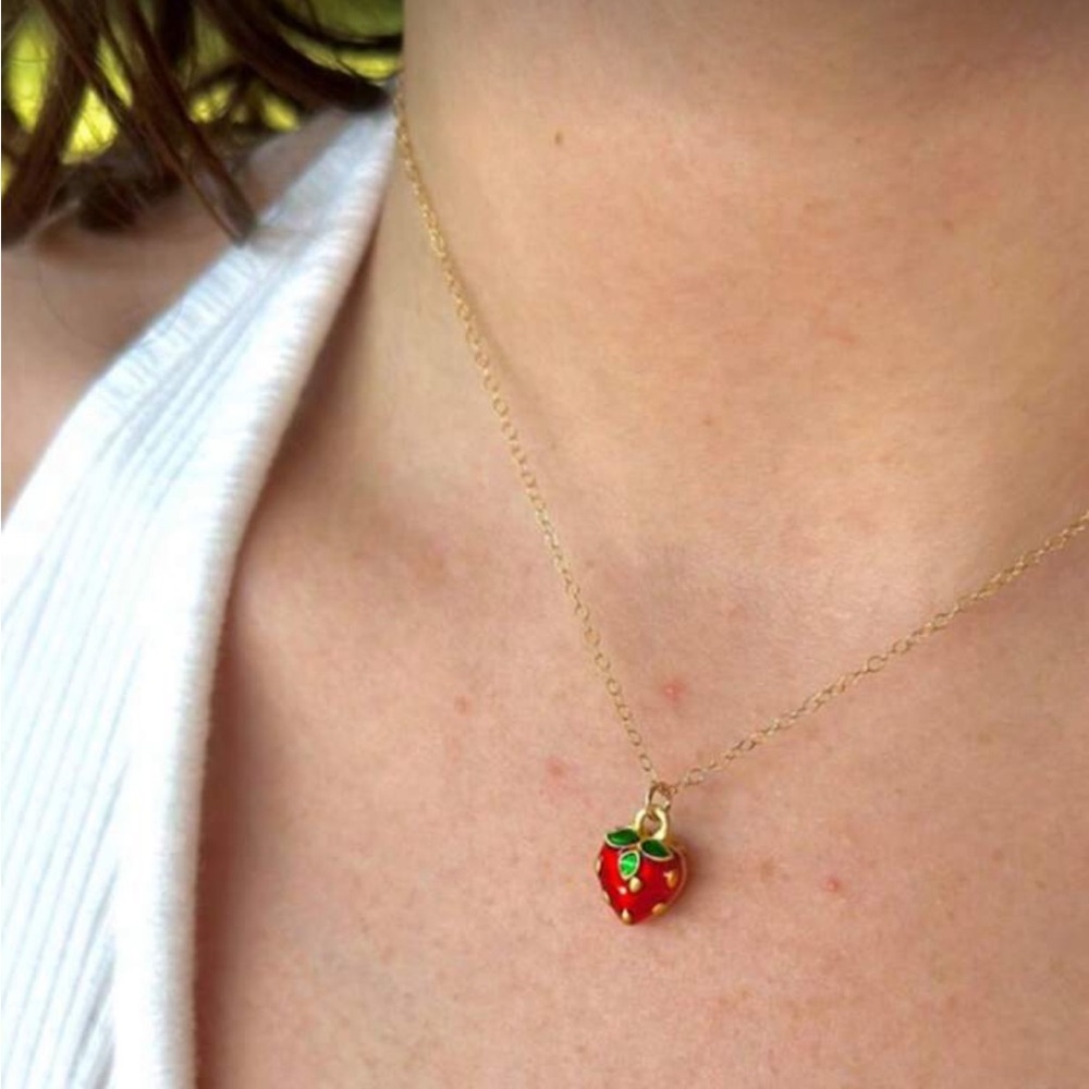 ⚠️Clearance Gold Strawberry Pendant Necklace - Picture 4 of 4